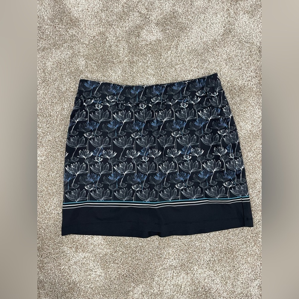 Kyodan Black and Gray Leaf Pattern Skirt